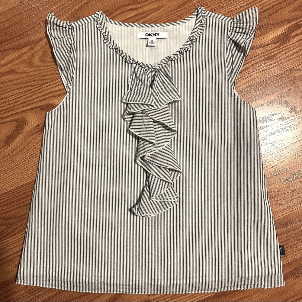 DKNY Charcoal White Flutter Sleeve Ruffled sleeveless cotton Top size M 8-10